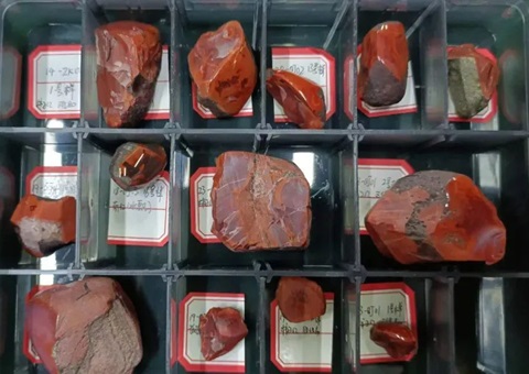 1.01亿元成交！天下首宗 “南红玛瑙” 矿权拍卖落槌