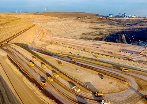 找矿大会战！1.52万余人齐聚新疆“找宝藏”